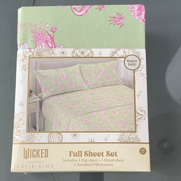 Katie K Other - Wicked Full Sheet Set - Green and Pink